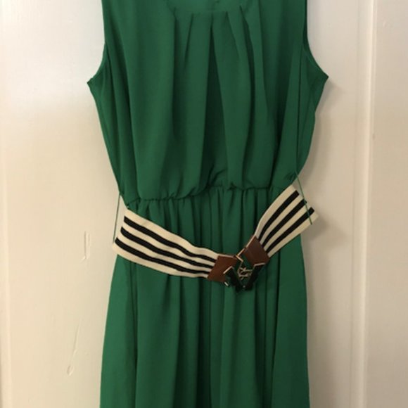 Green Dress - Picture 2 of 2